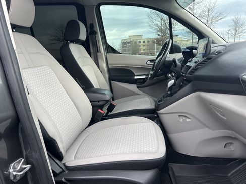 Used 2019 Ford Transit Connect XLT image 31