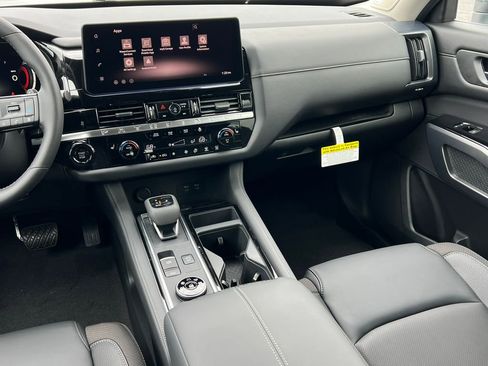 New 2026 Nissan Pathfinder SL w/ SL Premium Package AWD/4WD image 36
