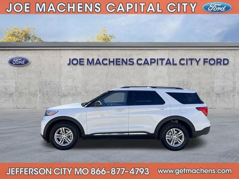 Certified 2022 Ford Explorer XLT w/ Equipment Group 202A image 4