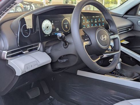 New 2025 Hyundai Elantra Limited image 14