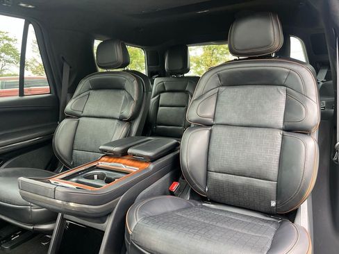 Used 2025 Lincoln Navigator Black Label AWD/4WD image 13