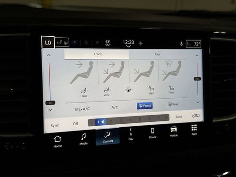 New 2026 Chrysler Pacifica Limited image 17