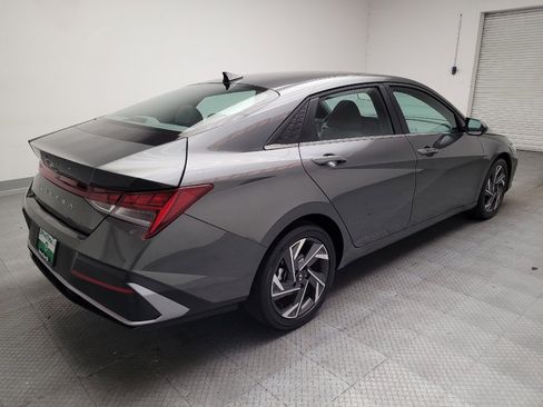 Used 2025 Hyundai Elantra SEL FWD image 9
