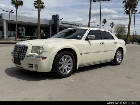 Used 2005 Chrysler 300 C w/ Protection Group II image 2