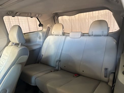 Used 2013 Toyota Sienna Limited image 17