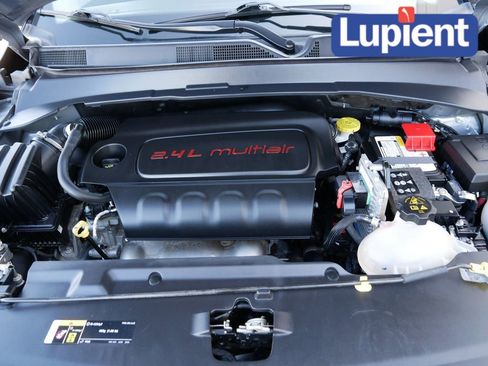 Used 2022 Jeep Compass Limited image 11