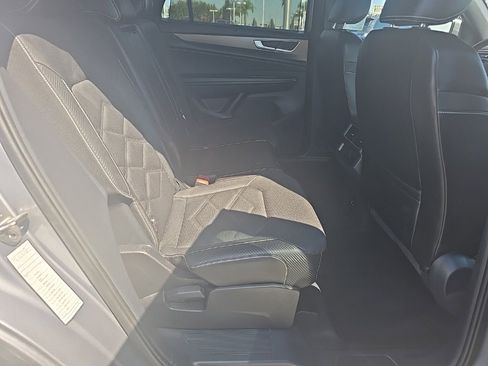Used 2024 Volkswagen Atlas Cross Sport SE image 7