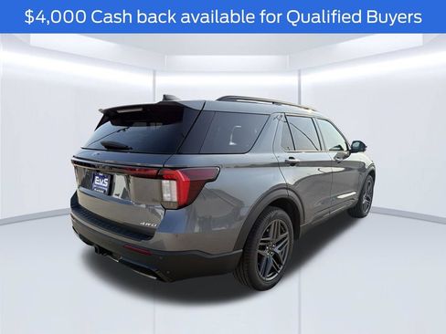 New 2026 Ford Explorer ST-Line w/ ST-Line Street Pack AWD/4WD image 4