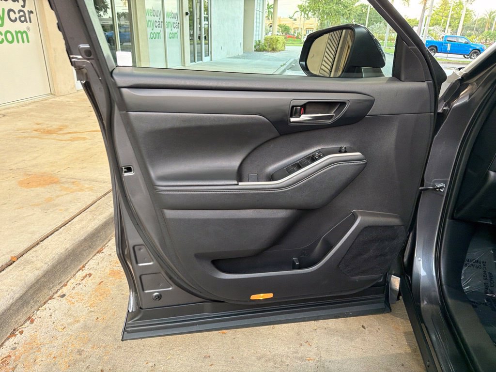 Used 2024 Toyota Highlander XSE AWD/4WD image 43