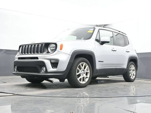 Used 2020 Jeep Renegade Latitude FWD image 26