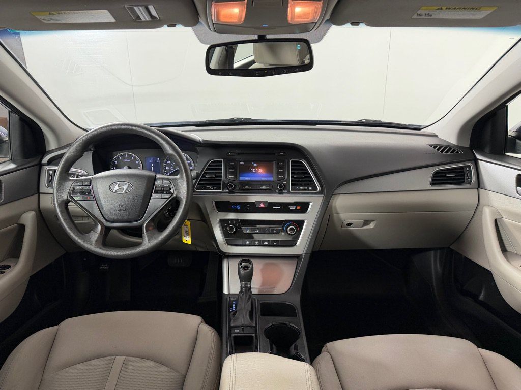 Used 2015 Hyundai Sonata SE w/ Option Group 09 FWD image 24