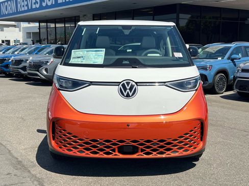 New 2025 Volkswagen ID. Buzz 1st Edition image 8
