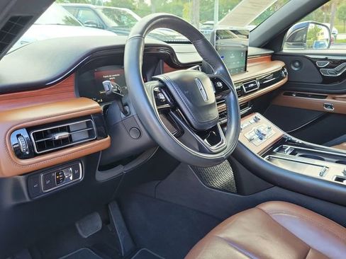 Used 2022 Lincoln Aviator Reserve w/ Elements Package Plus image 9