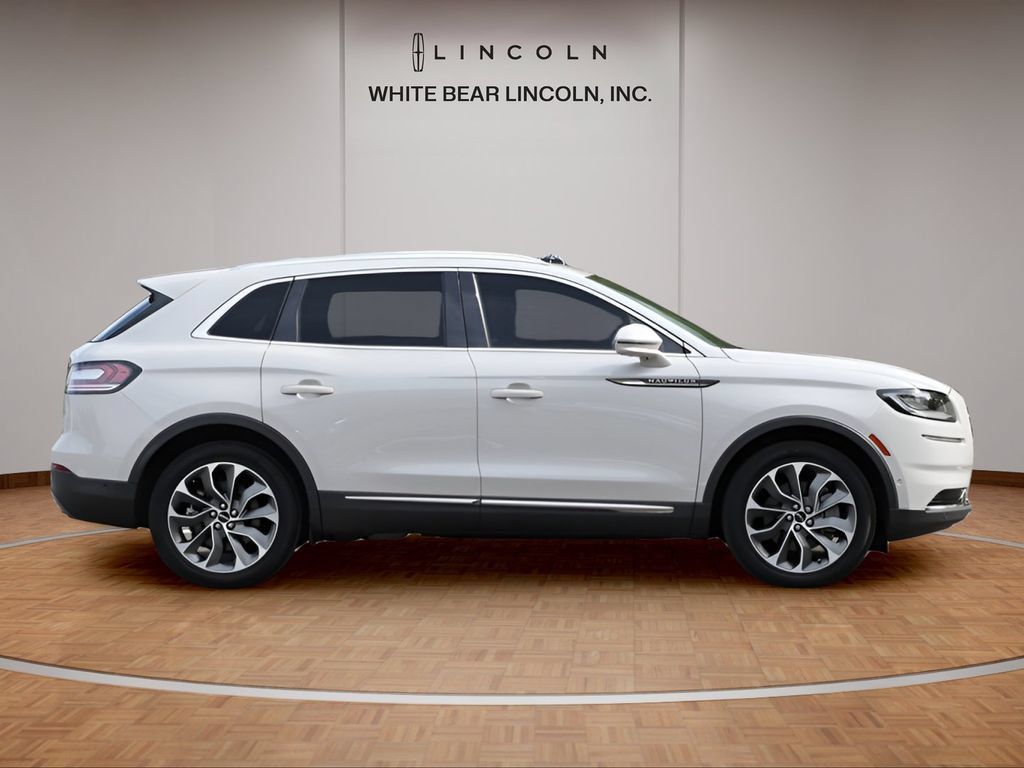 Used 2023 Lincoln Nautilus Reserve w/ Equipment Group 201A AWD/4WD image 4