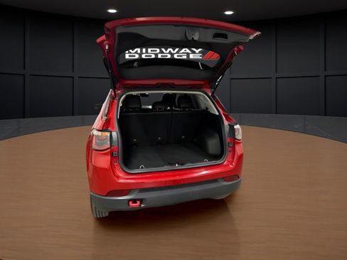Used 2020 Jeep Compass Trailhawk AWD/4WD image 7