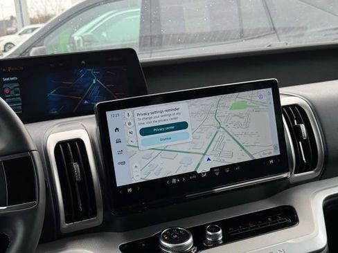 Used 2025 Ford Expedition Max Active image 3