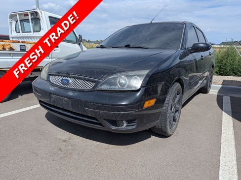 Used 2005 Ford Focus ST FWD image 1