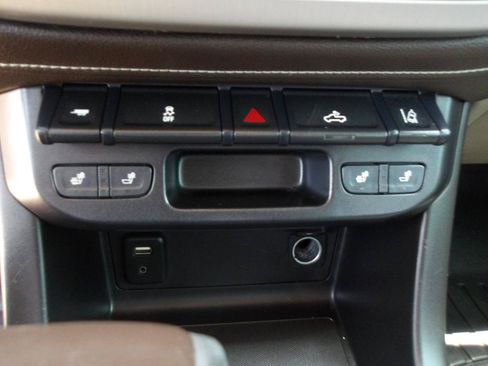 Used 2018 GMC Canyon SLT w/ Driver Alert Package RWD image 25