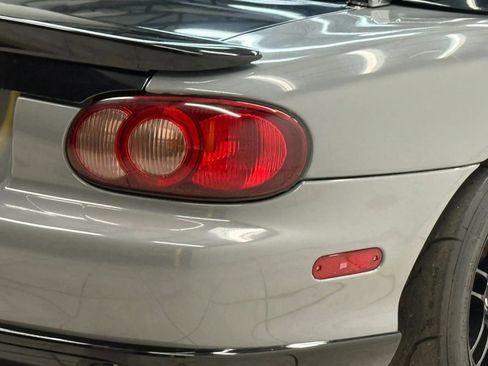 Used 2004 MAZDA MX-5 Miata MAZDASPEED RWD image 8
