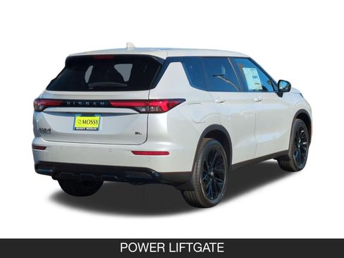 New 2026 Nissan Rogue SL image 8