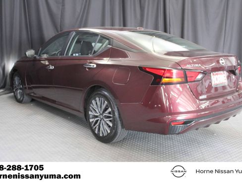 Used 2024 Nissan Altima 2.5 SV FWD image 15