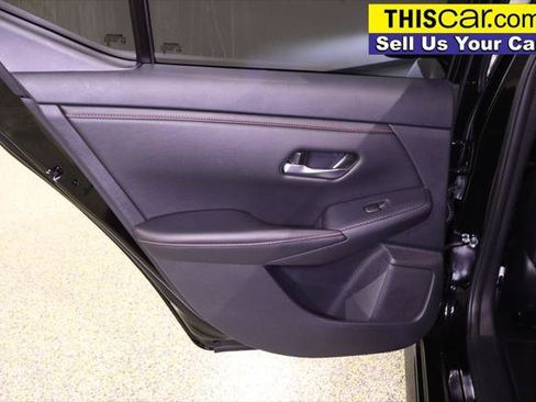 Used 2025 Nissan Sentra SR w/ SR Premium Package FWD image 34
