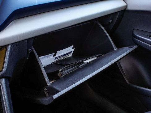 Used 2023 Volkswagen Taos SE w/ Panoramic Sunroof Package image 18