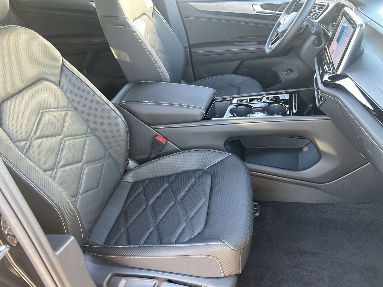 New 2026 Volkswagen Atlas Cross Sport SE FWD image 7