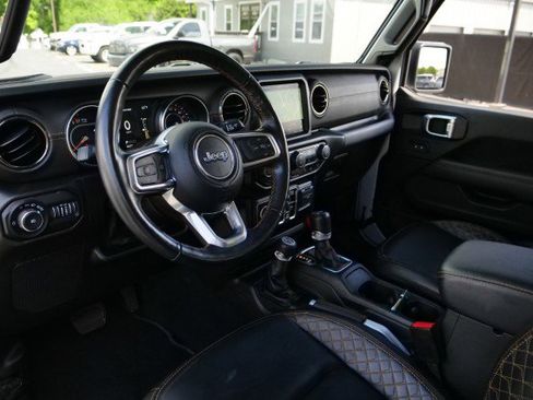 Used 2022 Jeep Wrangler Unlimited Sahara AWD/4WD image 16