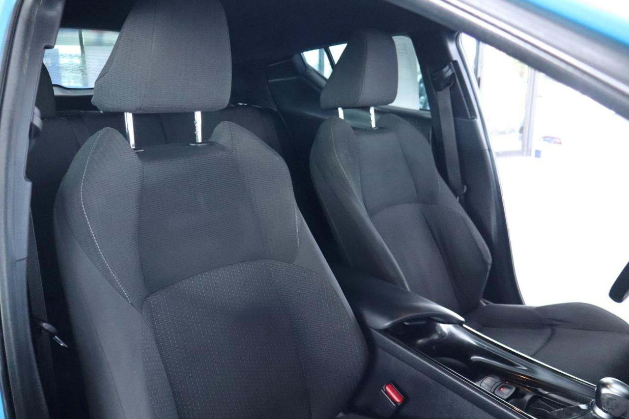 Used 2019 Toyota C-HR XLE FWD image 37