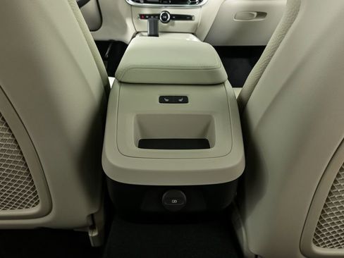 New 2026 Volvo V60 B5 Cross Country Plus w/ Protection Package Premier image 20