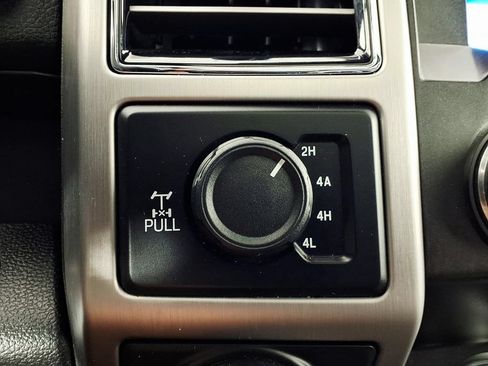 Used 2019 Ford F150 Platinum w/ Equipment Group 701A Luxury AWD/4WD image 14