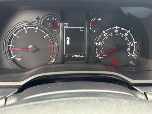 Used 2021 Toyota 4Runner SR5 AWD/4WD image 17