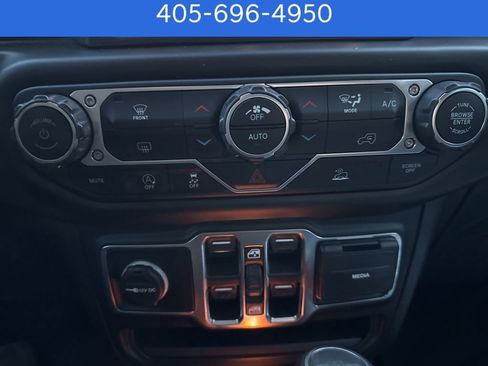 Used 2020 Jeep Gladiator Overland AWD/4WD image 27