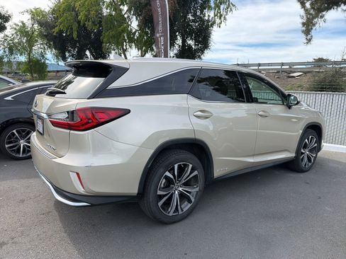 Used 2019 Lexus RX 450hL Premium w/ Premium Package image 8