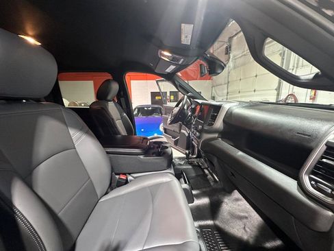 Used 2022 RAM 3500 Tradesman w/ Chrome Appearance Group image 16