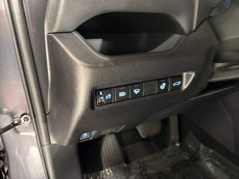 Used 2021 Toyota RAV4 SE w/ Weather & Moonroof Package AWD/4WD image 18