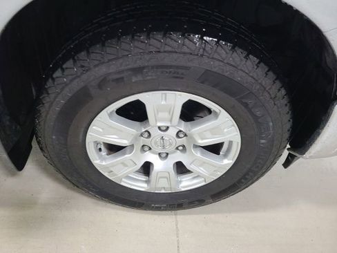 Used 2018 Nissan Titan SV w/ SV Convenience Package AWD/4WD image 39