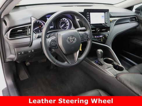 Used 2024 Toyota Camry SE image 13