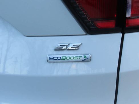 Used 2018 Ford Escape SE image 8