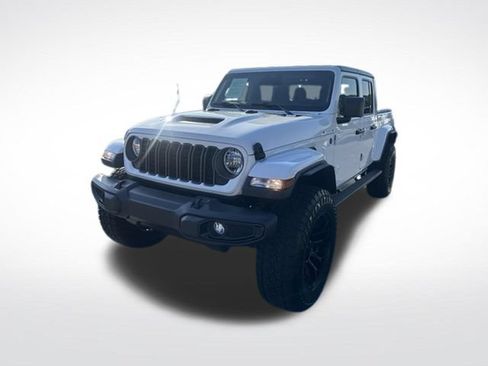 Used 2026 Jeep Gladiator Sport AWD/4WD image 3