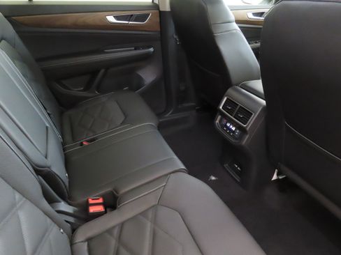 New 2026 Volkswagen Atlas SE image 24