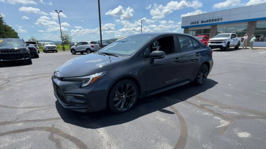 Used 2024 Toyota Corolla XSE FWD image 4
