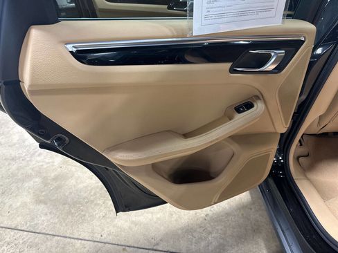 Used 2015 Porsche Macan S image 24