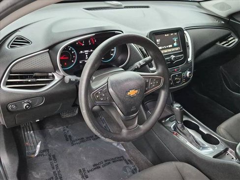 Used 2018 Chevrolet Malibu LS FWD image 7