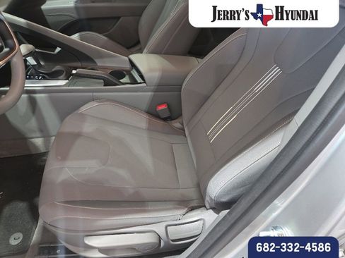 Used 2022 Hyundai Elantra SEL FWD image 7