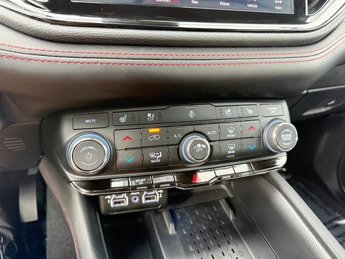 Used 2025 Dodge Durango R/T w/ Blacktop Package AWD/4WD image 32