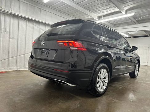 Used 2020 Volkswagen Tiguan S image 5
