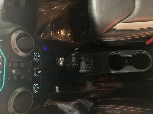 Used 2018 Jeep Wrangler Unlimited Sport S image 18