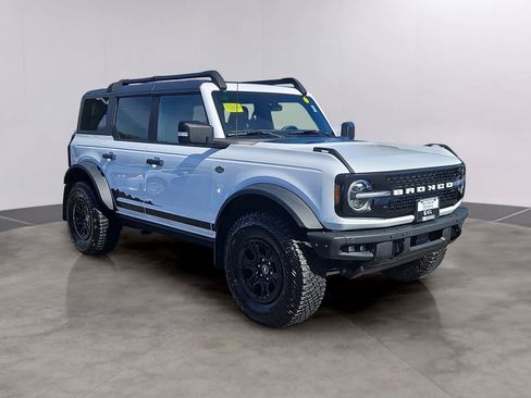 Used 2023 Ford Bronco Wildtrak image 3